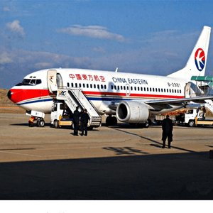 青岛胶东机场快递航空快运业稳步发展的原因是什么？